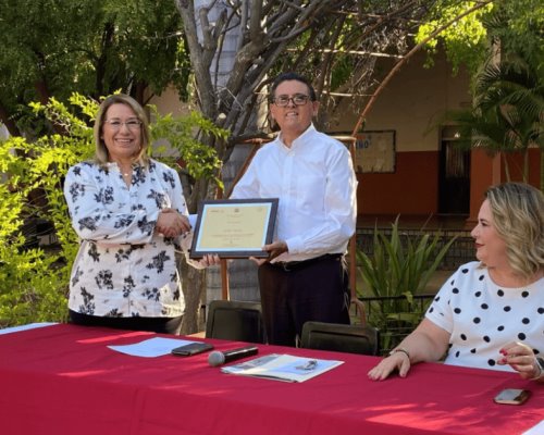 Reconocen labor social del colegio Liceo Thezia