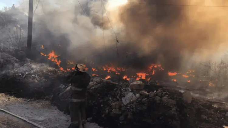 Multa de hasta 1 mdp por quemar maleza o basura (Foto:Archivo/EXPRESO)