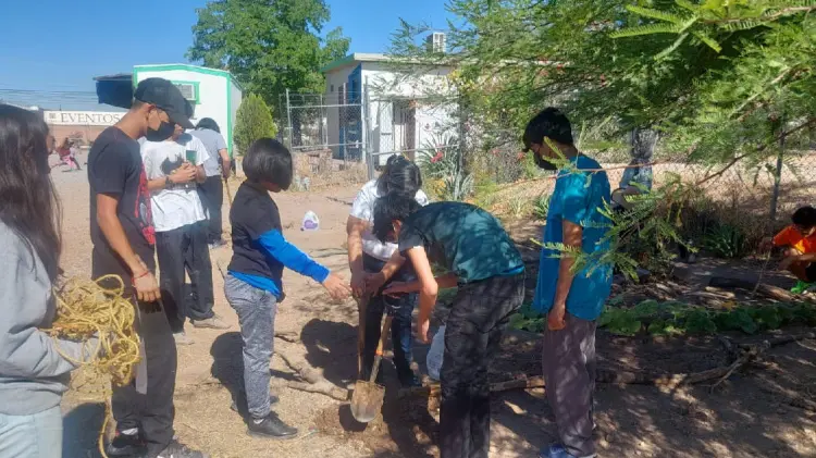 Huertos y Más lleva taller a Corhalli Montessori (Foto:Especial/EXPRESO)