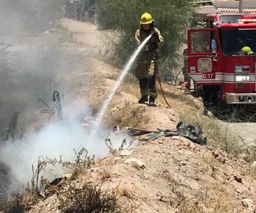 Bomberos atienden hasta 90 reportes por quema de maleza a la semana
