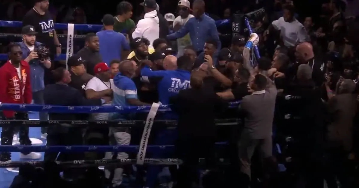 Floyd Mayweather vs John Gotti III: pelea de exhibición termina en un caos