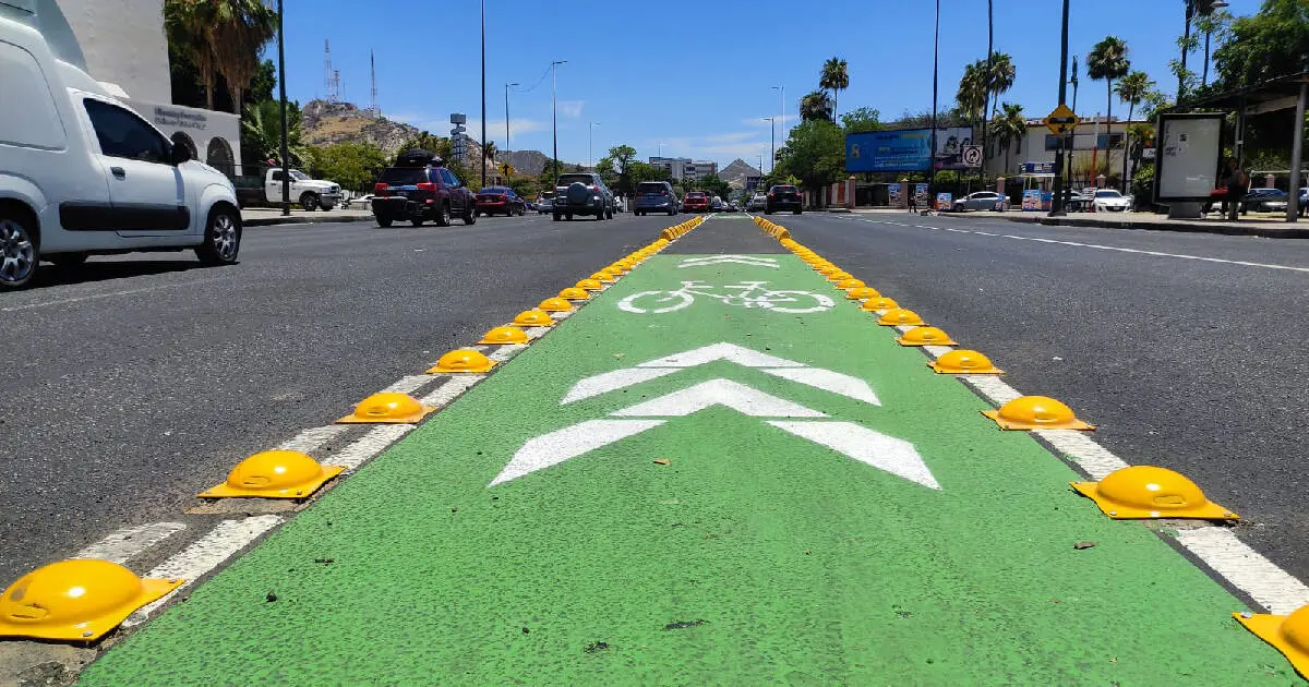 Amanecen instaladas confibicis en bulevar Rosales hasta Colosio