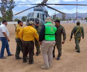 Helicóptero de la Fuerza Aérea arriba a Ímuris para combatir incendio