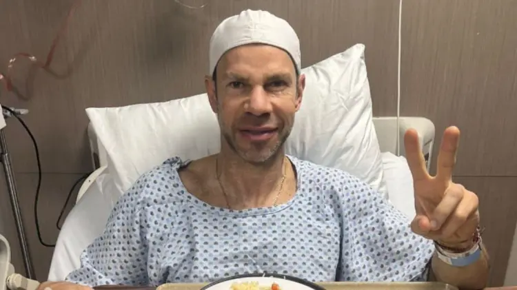 Luis Roberto Alves Zague publicó una foto desde el quirófano. (Foto: Tomada de redes)