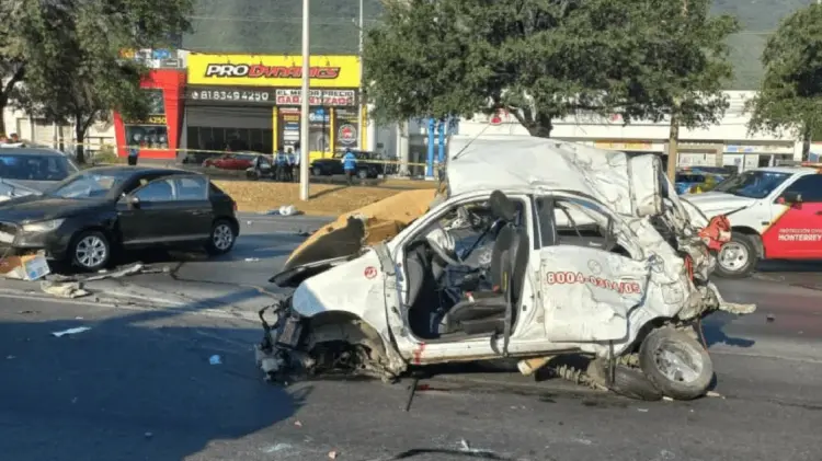 Dos muertos y ocho heridos por choque en Monterrey (Foto:Especial/EXPRESO)