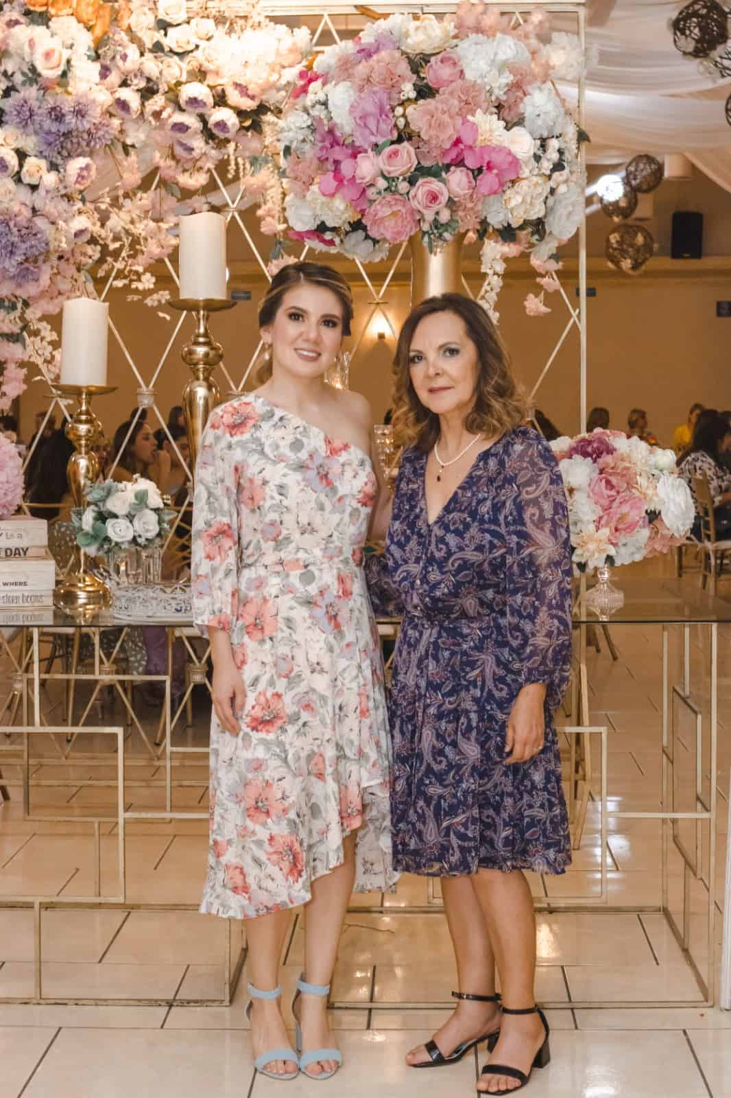 Recibe Jessica grandioso Bridal Shower