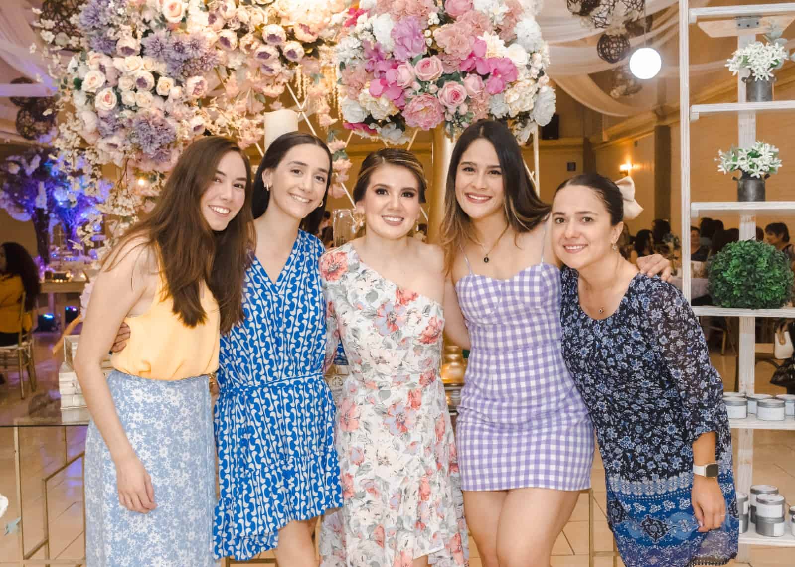 Recibe Jessica grandioso Bridal Shower