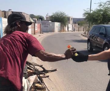 Autoridades entregan mil 340 insumos ante calor a personas vulnerables