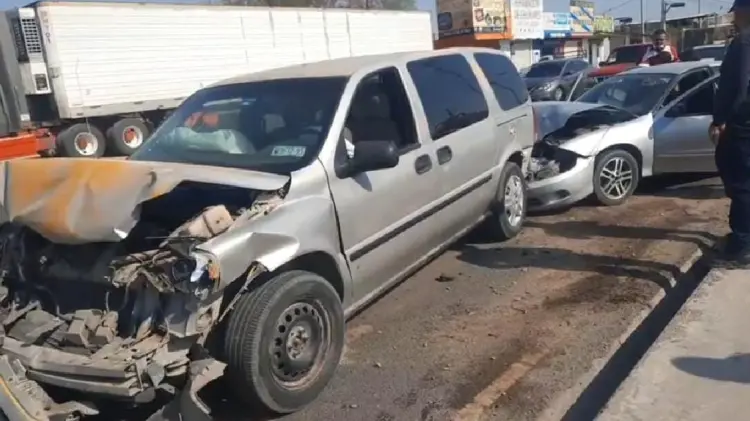 Choque de tres vehículos dejó dos lesionados (Foto:Tadeo Cruz/EXPRESO)