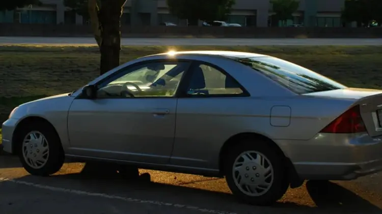 Se dice que el menor habría pasado 5 horas dentro del vehículo. (Foto: Ilustrativa)