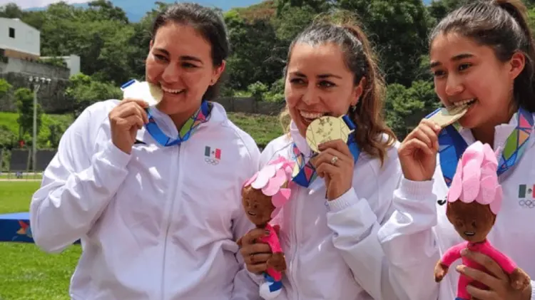 Alejandra Valencia fue parte del equipo femenil de tiro con arco recurvo. (Foto: Cortesía)