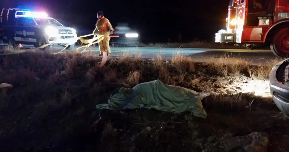 Hombre muere luego de volcar y salir proyectado de su vehículo