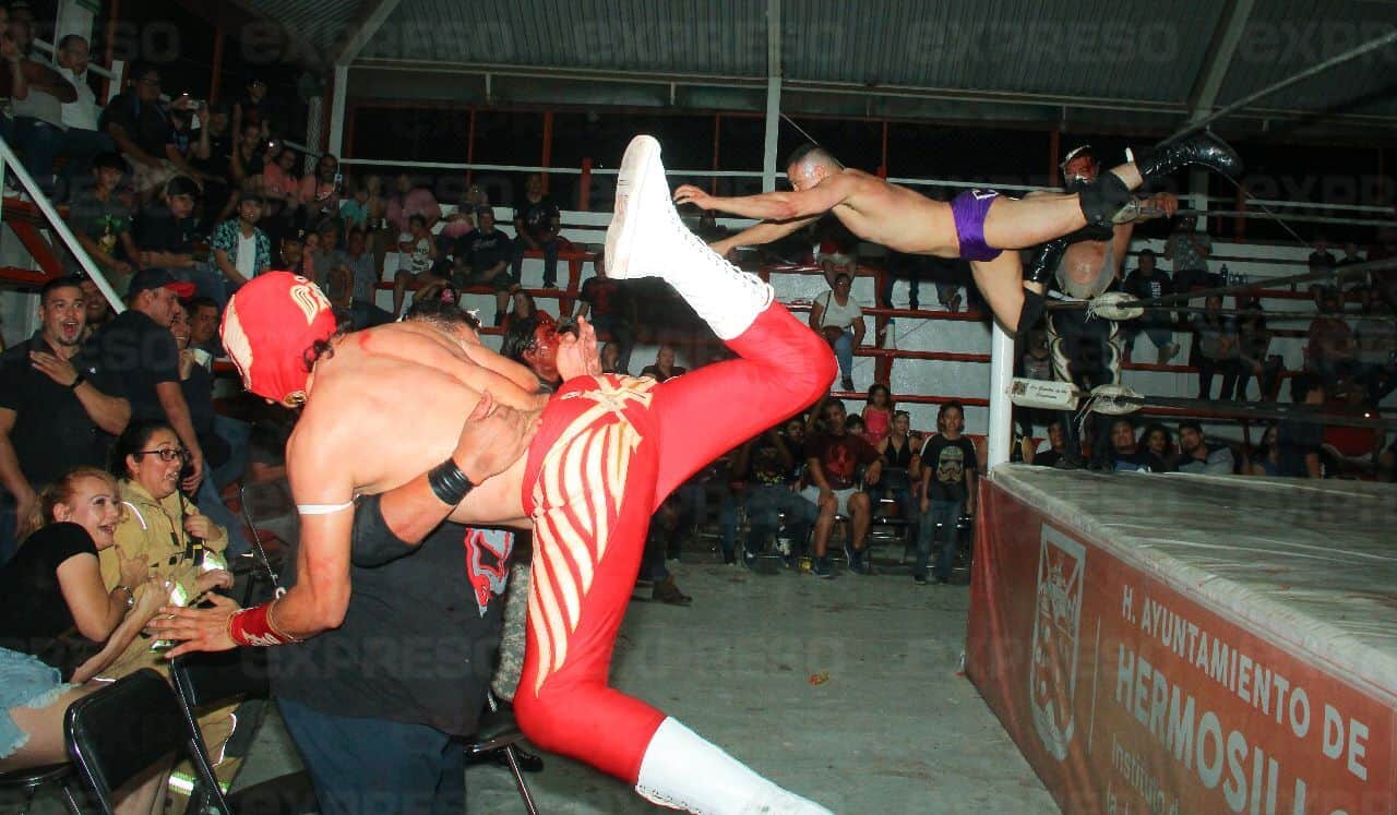 Luchadores y Bomberos se unen en la Cancha 4 en una lucha con causa