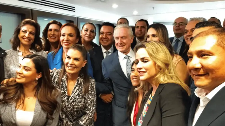 Santiago Creel en su inscripción por el Frente Amplio por México (FAM). (Foto: Reforma/EXPRESO)