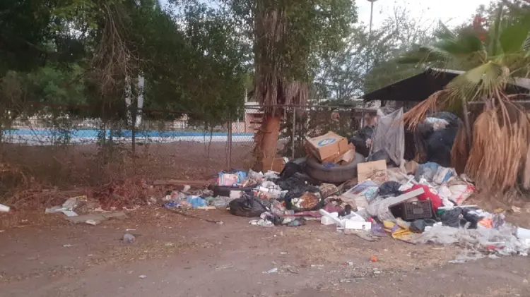 Deportistas exigen limpieza de Unidad Deportiva en Navojoa (Foto:John Castellón/EXPRESO)