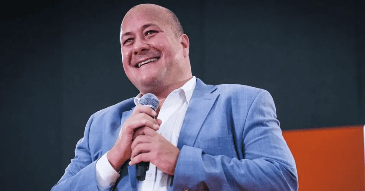 Enrique Alfaro se baja de la contienda por la presidencia de 2024