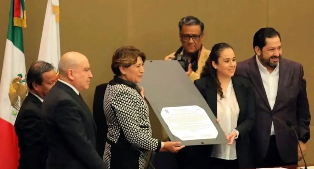 Entregan constancia de mayoría a Delfina Gómez en Edomex