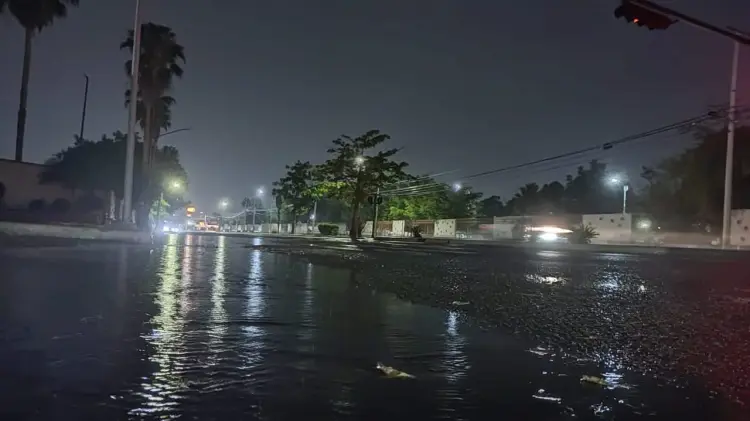 Fue la segunda descarga de agua de la semana (Foto: Cristian Ruiz/EXPRESO)