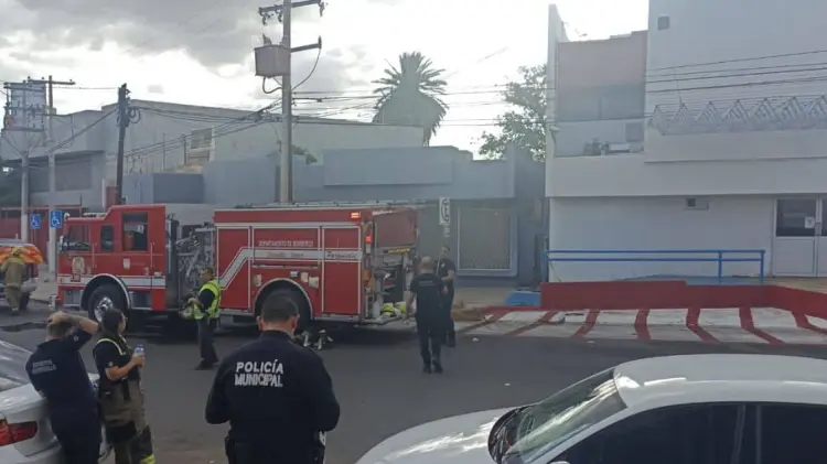 Policía Municipal, Bomberos de Hermosillo y Protección Civil acudieron. (Foto: Tadeo Cruz/EXPRESO)