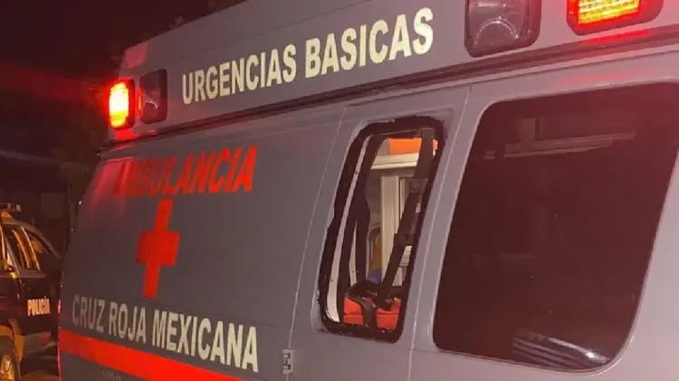 Ambulancias con falsos pacientes intentan cruzar por la garita de Tijuana (Imagen de archivo)