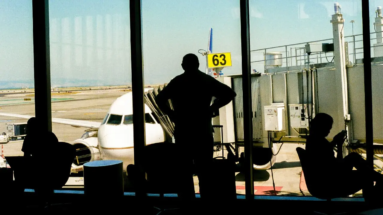 ¿Sobreventa de vuelos? Aerolíneas deberán pagar indemnización, señala SCJN
