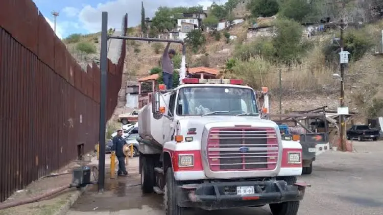 Vecinos de La Mesa se quejan por altos cobros en pipas (Foto:Karyna Vieyra/EXPRESO)
