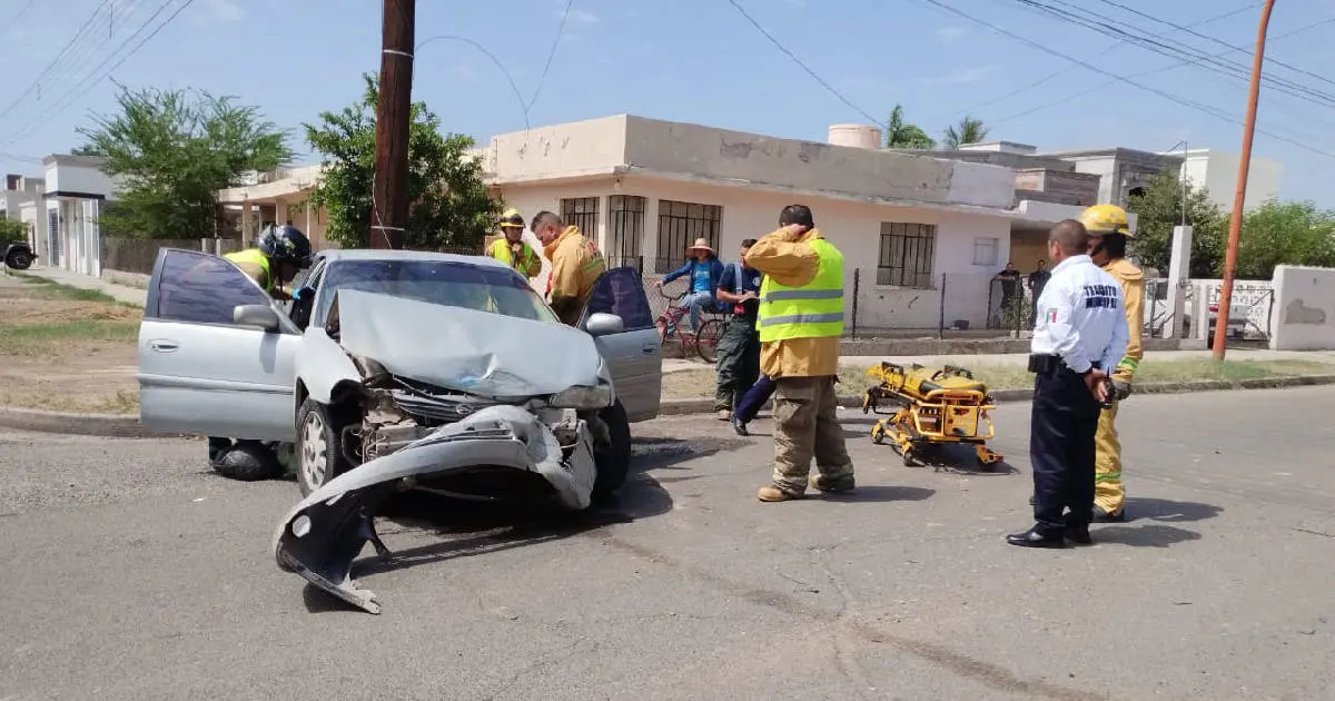 Aparatoso percance vial deja lesionado a un sexagenario en Navojoa
