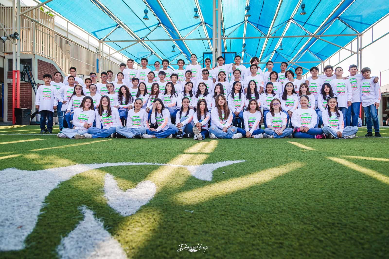 Alumnos del Colegio Americano del Pacífico S.C. se gradúan de primaria