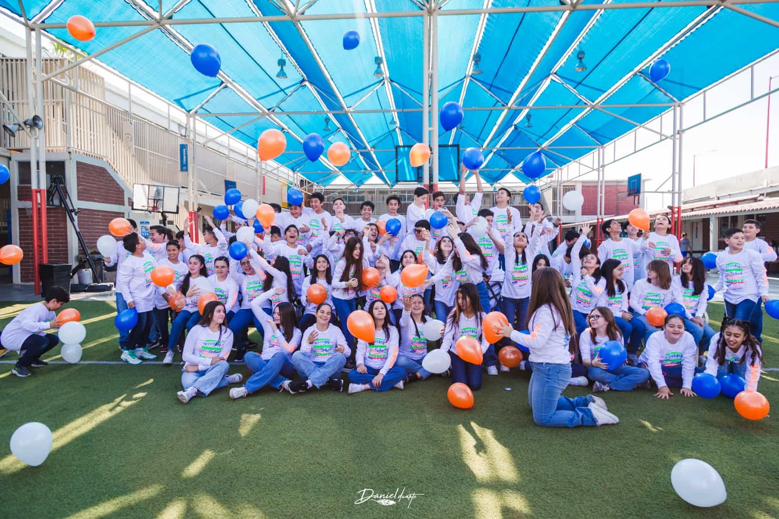 Alumnos del Colegio Americano del Pacífico S.C. se gradúan de primaria