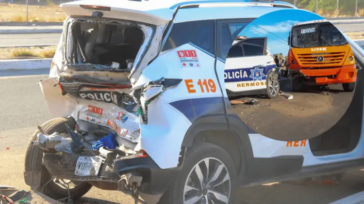 La unidad de la Policía de Hermosillo fue impactada por un camión urbano. (Foto: Cristian Ruiz)