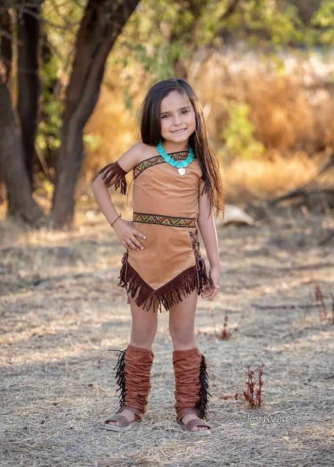 María Elena tiene divertida piñata