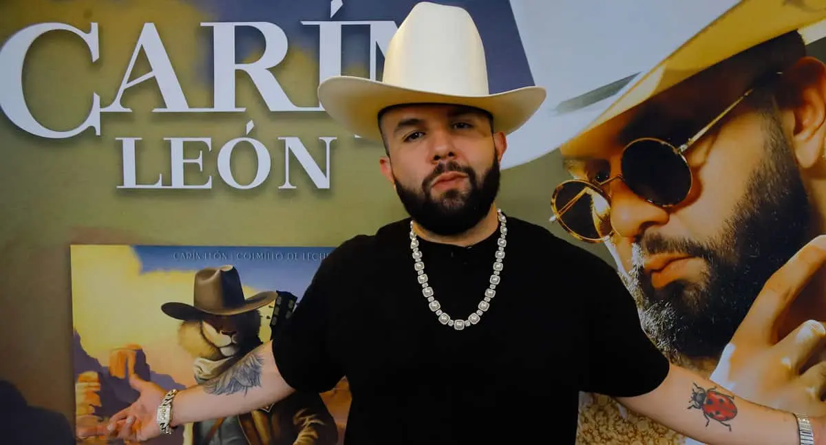 Carín León cuestiona que su música sea encasillada como regional mexicano