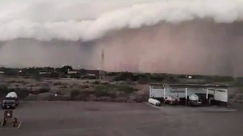 Tormenta de arena en Guaymas afectó torres de alta tensión de CFE: Durazo