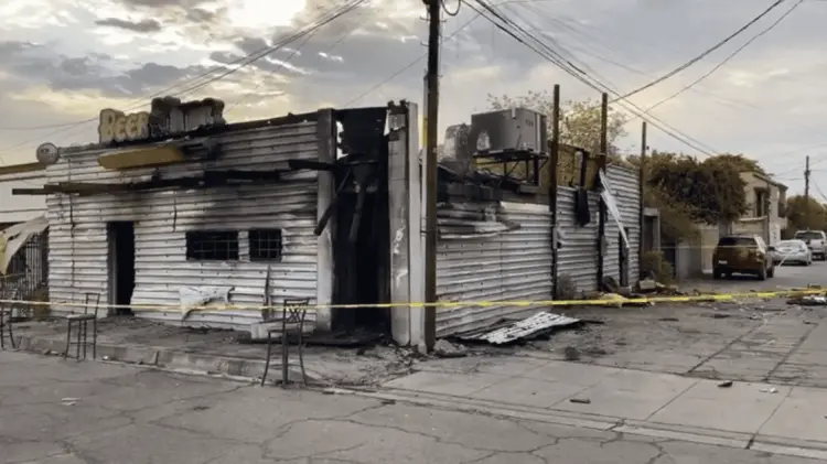 Así quedó el bar tras el incendio. (Foto: Especial / EXPRESO)