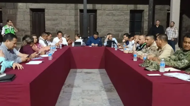 El Ayuntamiento de Guaymas y autoridades de seguridad llevaron acabo una reunión. (Especial/EXPRESO)