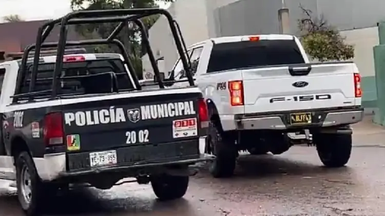 Policía detienen a conductor que intentó cruzar arroyo en Nogales (Foto:Especial/EXPRESO)