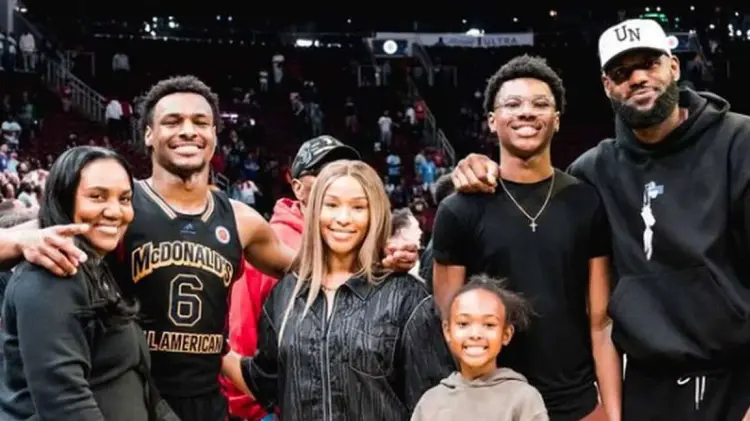 La familia de Lebron James. (Foto: Especial / EXPRESO)