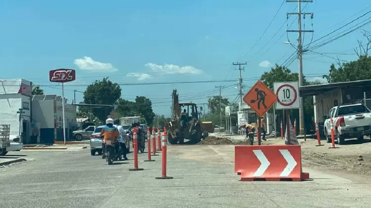 Navojoenses molestos ante trabajos en calle Nogales (Foto:John Castellón/EXPRESO)