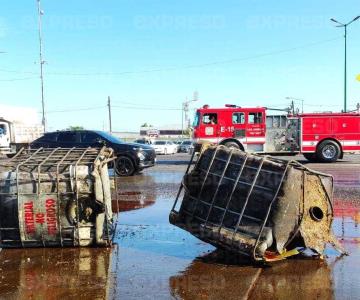 Derrame de líquido aceitoso causa cierres en la salida norte de Hermosillo