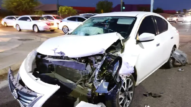 Mujer resulta lesionada tras choque al surponiente  (Foto:Cristian Ruíz/EXPRESO)