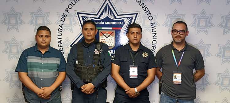 Rescatan a mujer que intentaba arrojarse de un puente en Hermosillo