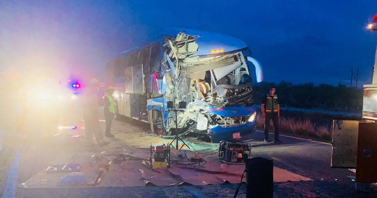 Camionazo deja 22 personas lesionadas en carretera Altar-Santa Ana
