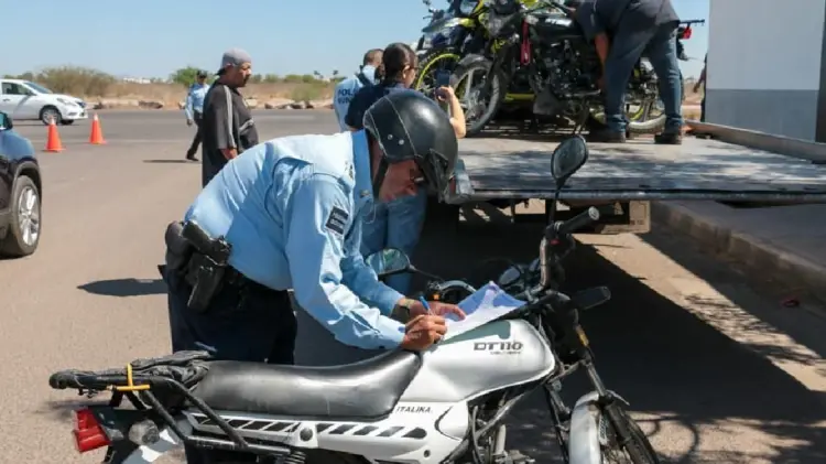 Llaman a que motociclistas cuenten con placas de circulación en Cajeme (Foto:Ana Camargo/EXPRESO)