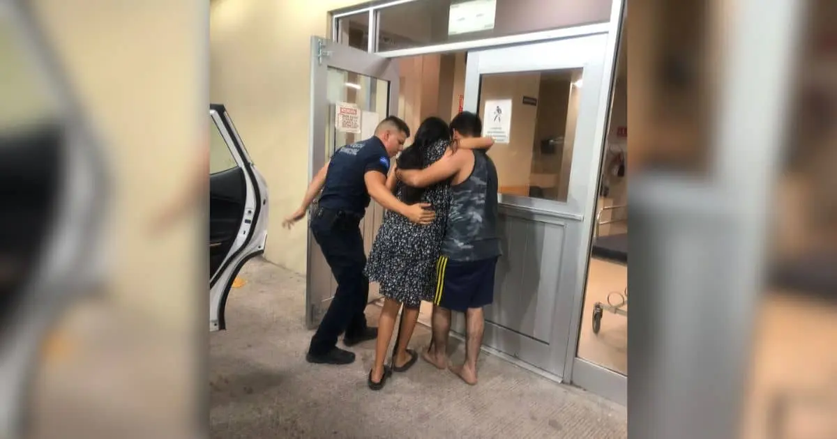 Mujer con labores de parto fue trasladada al hospital por Policía Municipal