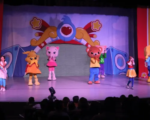 Se divierten con obra de teatro ´Plim Plim´