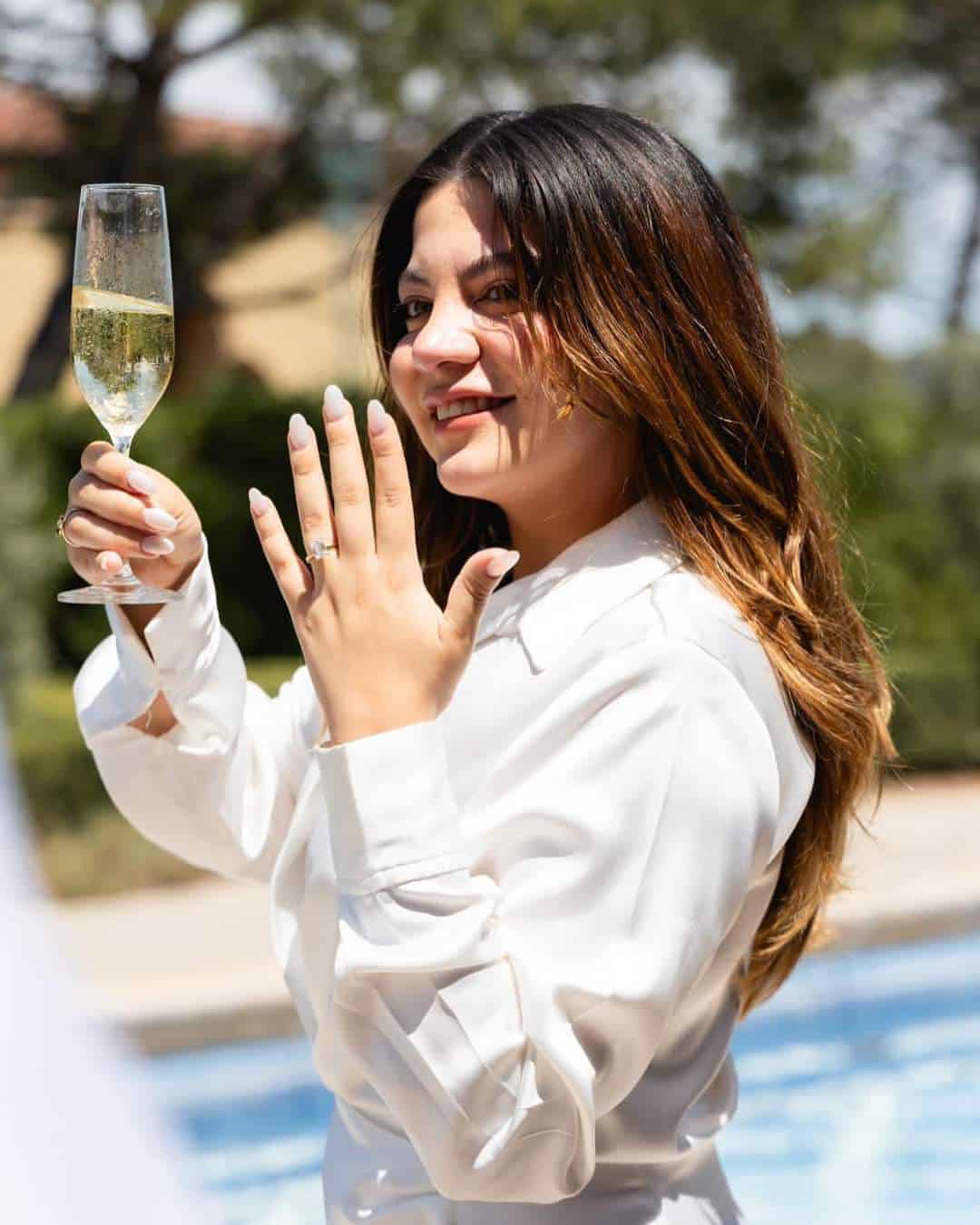 Alba y Francisco e comprometen en matrimonio