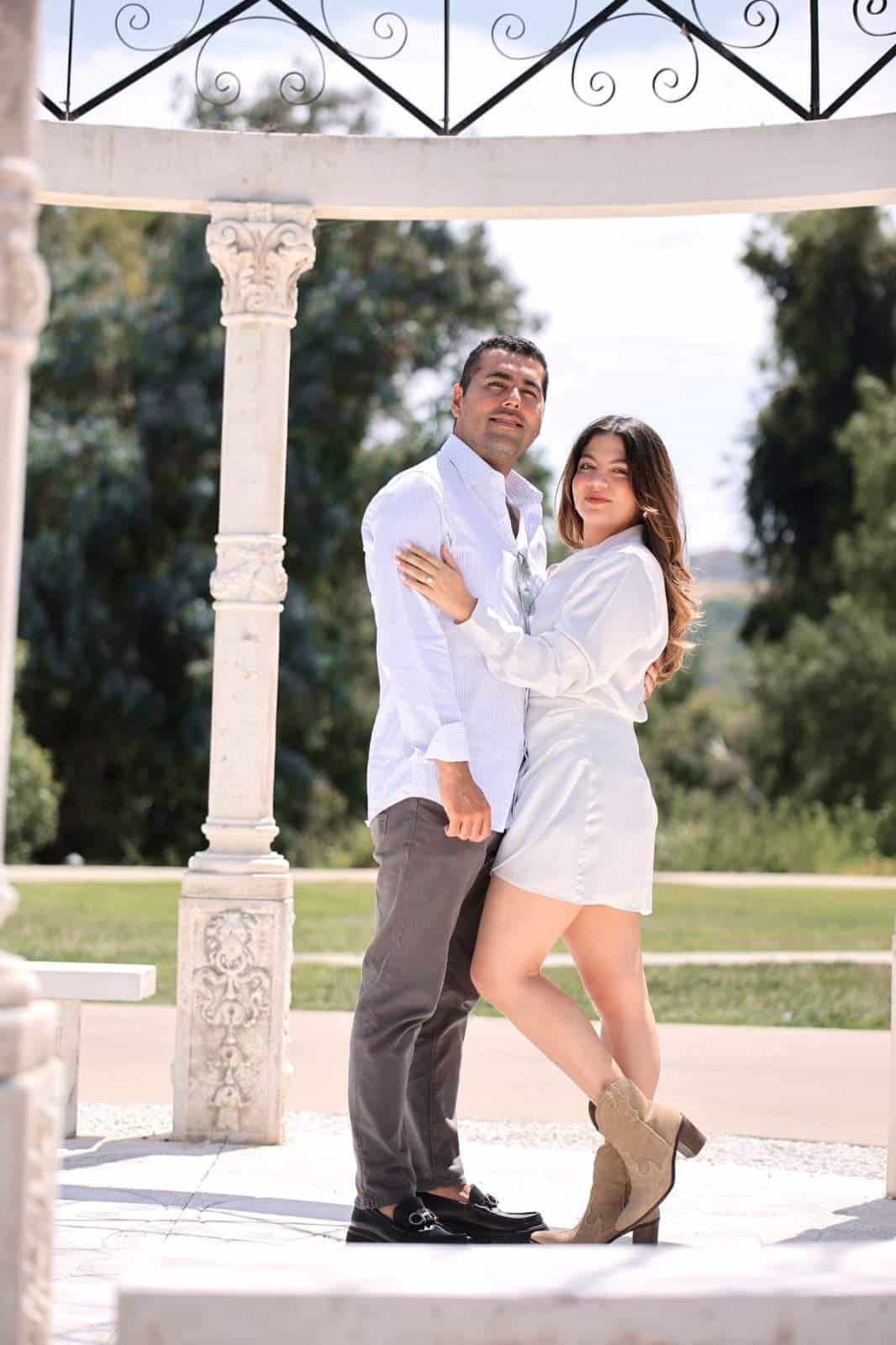 Alba y Francisco e comprometen en matrimonio