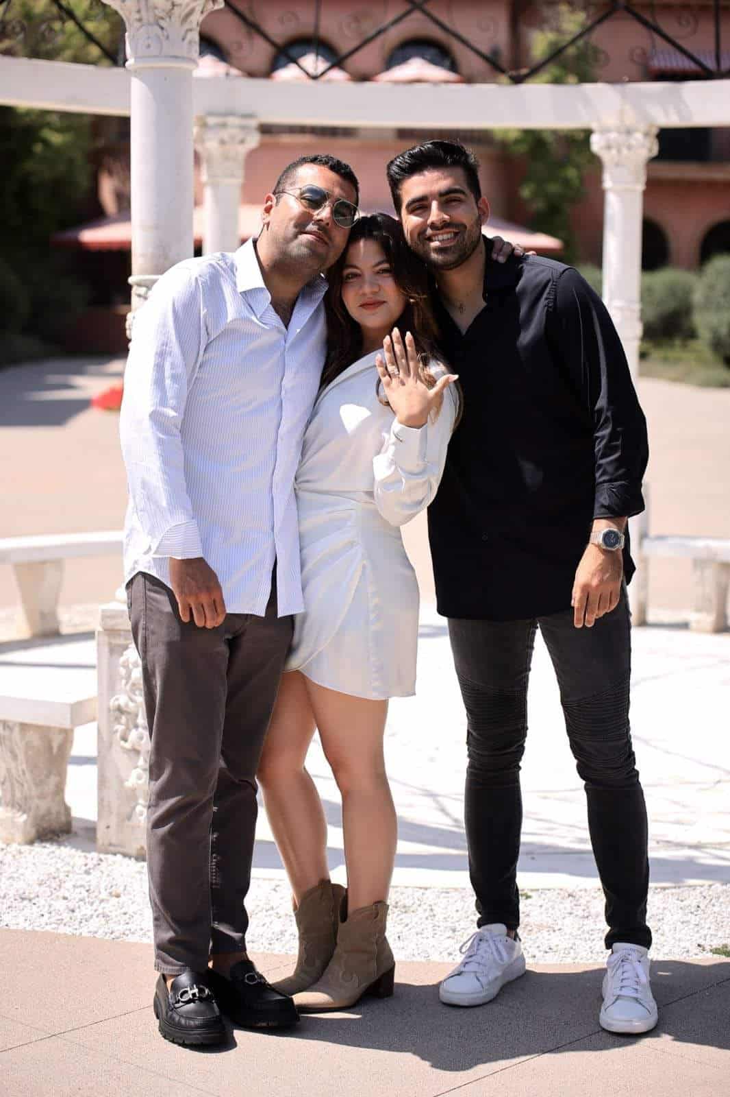 Alba y Francisco e comprometen en matrimonio