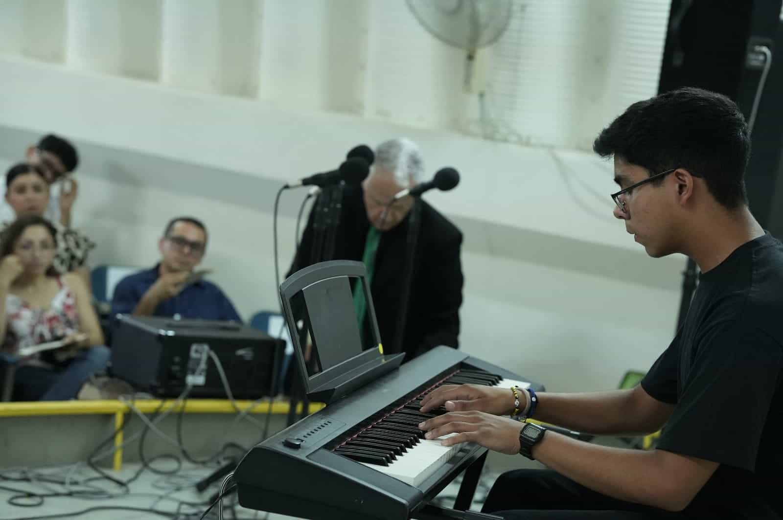 Demuestran alumnos su talento artístico