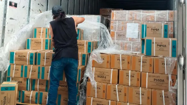 Se tiene un avance del 96% en entregas a primarias. (Foto: Especial/EXPRESO)